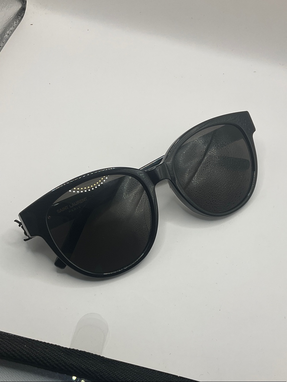 Yves Saint Laurent Black Cat-Eye Sunglasses for Women - Picture 4 of 9